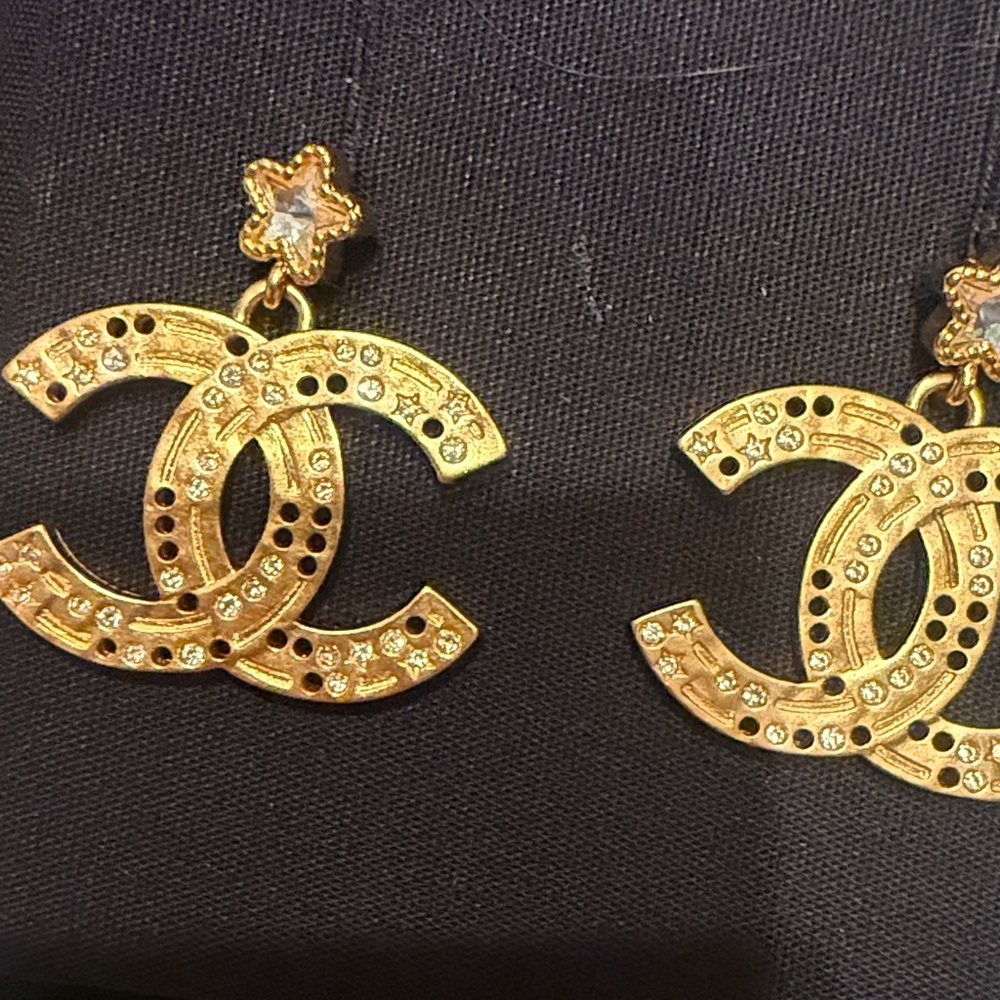 CHANEL Gold Logo Earrings - Picture 3 of 7